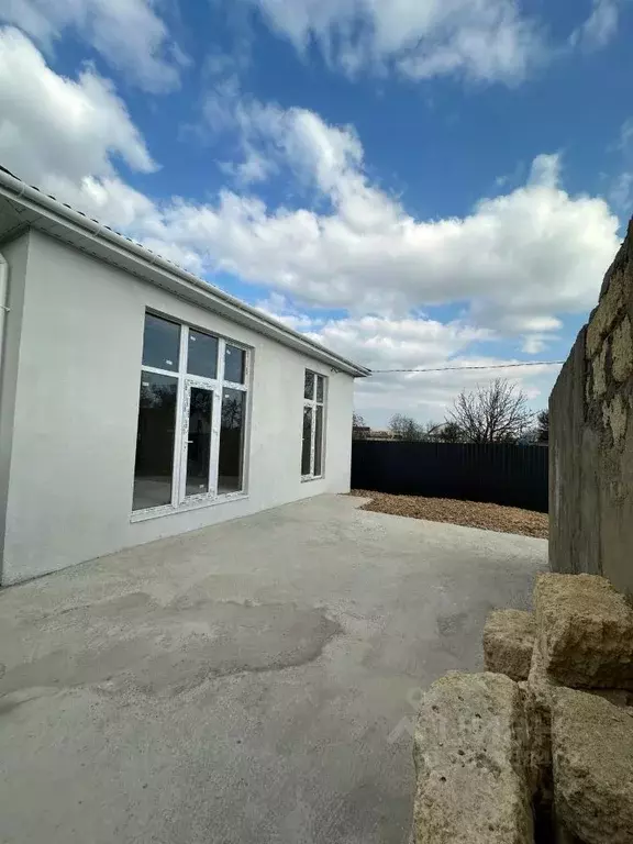 Дом в Крым, Сакский район, с. Суворовское ул. Фестивальная, 9А (77 м) - Фото 2