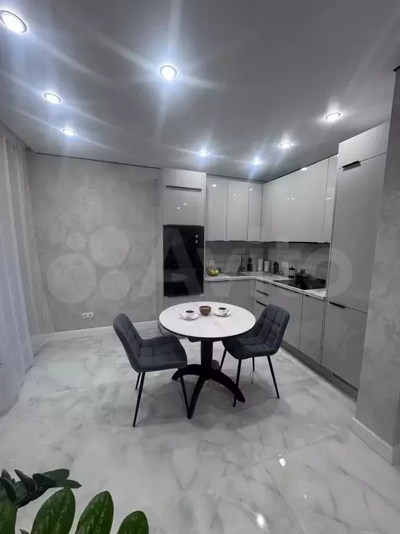 2-к. квартира, 70 м, 3/6 эт. - Фото 1