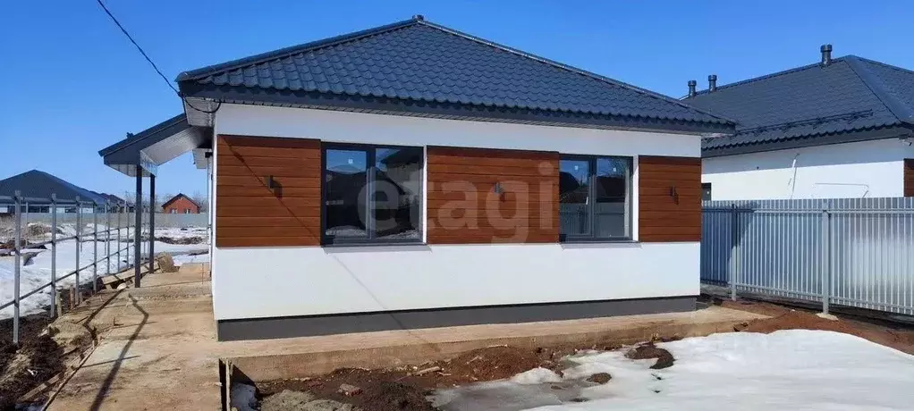 Дом в Оренбургская область, Оренбург ул. Кипарисовая, 1Б (94 м) - Фото 1