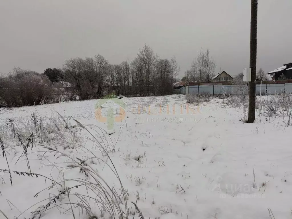 Участок в Ленинградская область, Выборгский район, пос. Первомайское ... - Фото 1