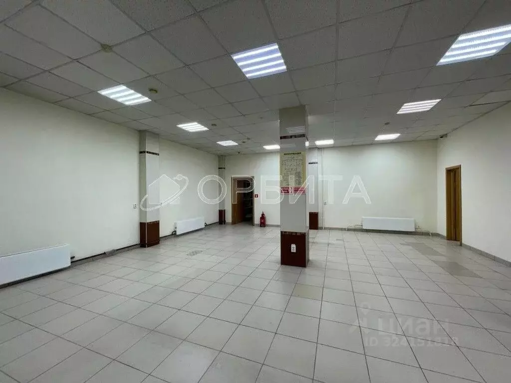 Помещение свободного назначения в Тюменская область, Тюмень ул. 50 лет ... - Фото 1