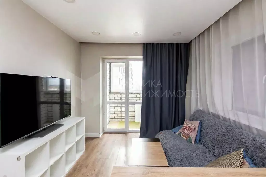 2-к кв. Тюменская область, Тюмень ул. Дмитрия Менделеева, 2к1 (57.1 м) - Фото 1