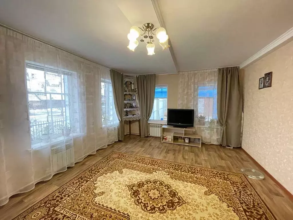 Дом в Оренбургская область, Переволоцкий район, с. Татищево ул. ... - Фото 1