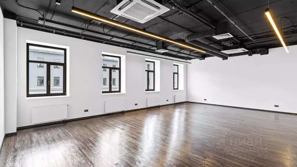 Офис в Санкт-Петербург Миллионная ул., 6 (62 м) - Фото 1