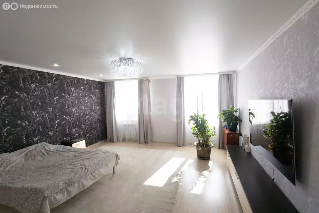 4-комнатная квартира: Альметьевск, улица Гафиатуллина, 2 (94 м) - Фото 1