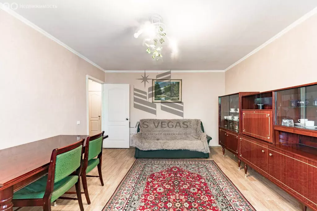 3-комнатная квартира: Казань, улица Фатыха Амирхана, 37 (63.6 м) - Фото 1