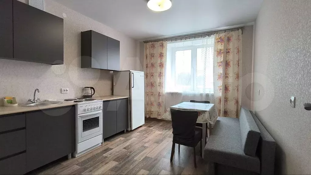 1-к. квартира, 38 м, 4/10 эт. - Фото 1