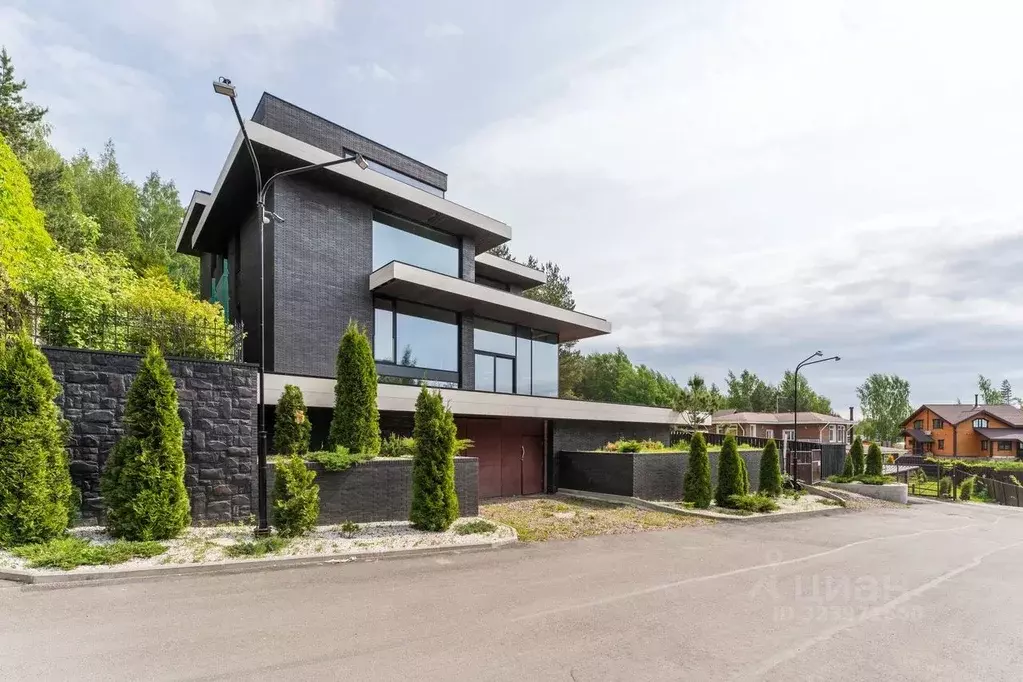 Дом в Ленинградская область, Всеволожский район, Бугровское городское ... - Фото 1