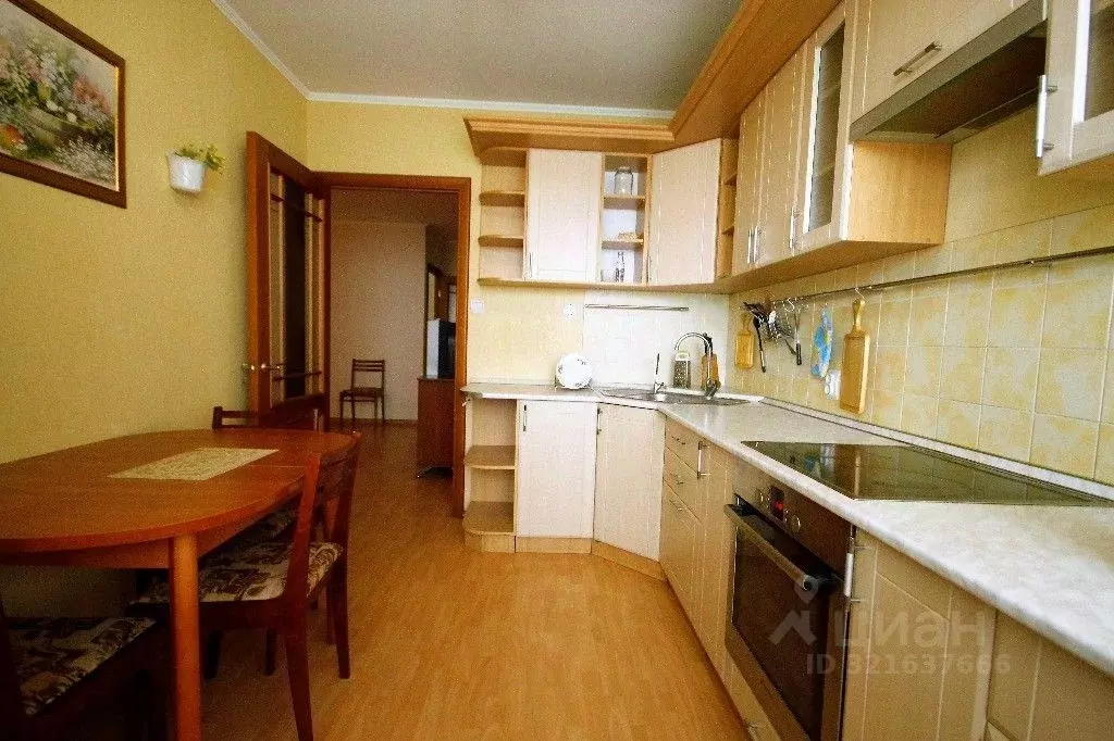 3-к кв. Свердловская область, Екатеринбург ул. Бисертская, 34 (70.0 м) - Фото 1