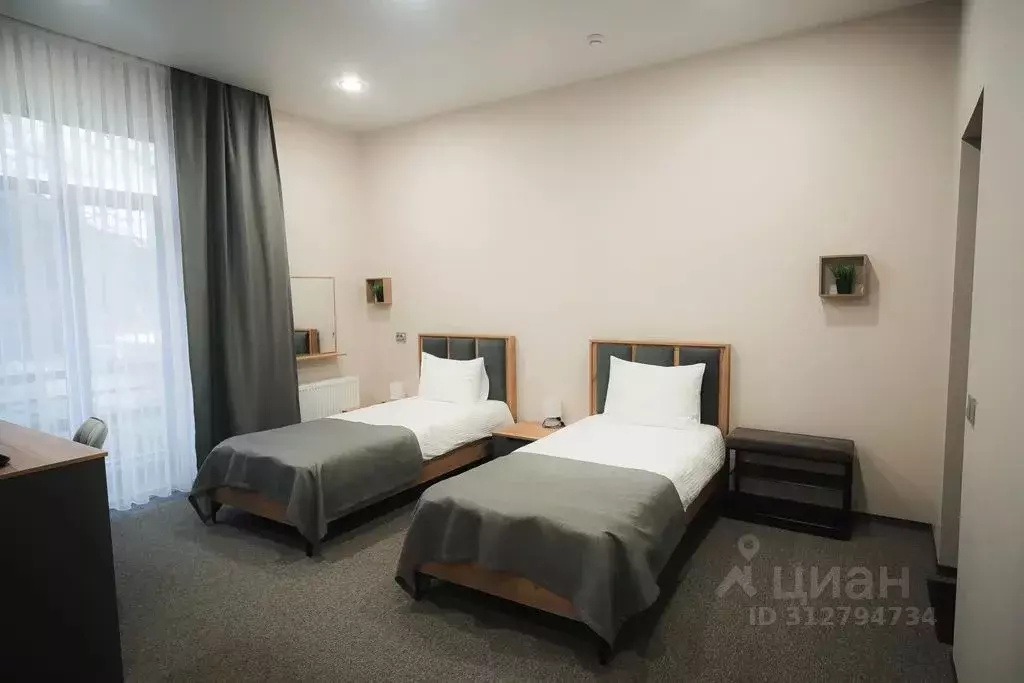 Комната Карачаево-Черкесия, Зеленчукский район, с. Архыз ул. ... - Фото 1