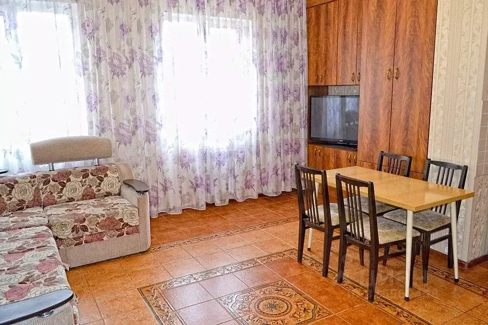 2-к кв. Краснодарский край, Анапа Терская ул., 79 (89.0 м) - Фото 1