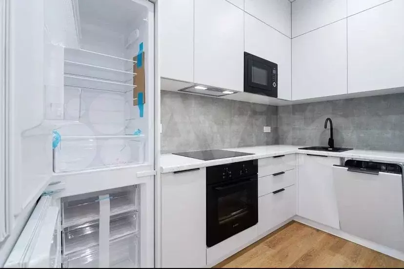 3-к. квартира, 94 м, 4/10 эт. - Фото 0