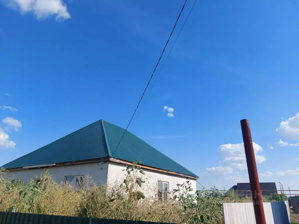 Дом в Оренбургская область, с. Беляевка ул. Новая, 17 (100 м) - Фото 2