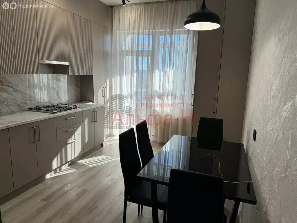 1-комнатная квартира: Ессентуки, улица Луначарского, 11 (50 м) - Фото 0