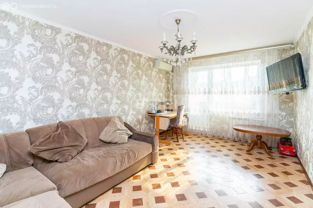 2-комнатная квартира: Тюмень, улица Монтажников, 19 (66.4 м) - Фото 1