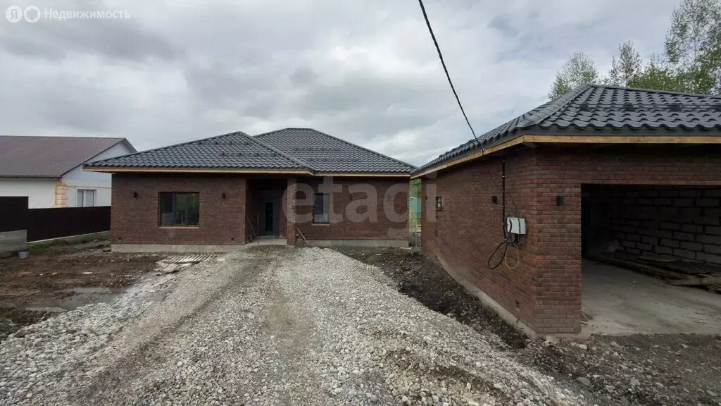 Дом в Горно-Алтайск, улица В.Ф. Хохолкова (120 м) - Фото 1