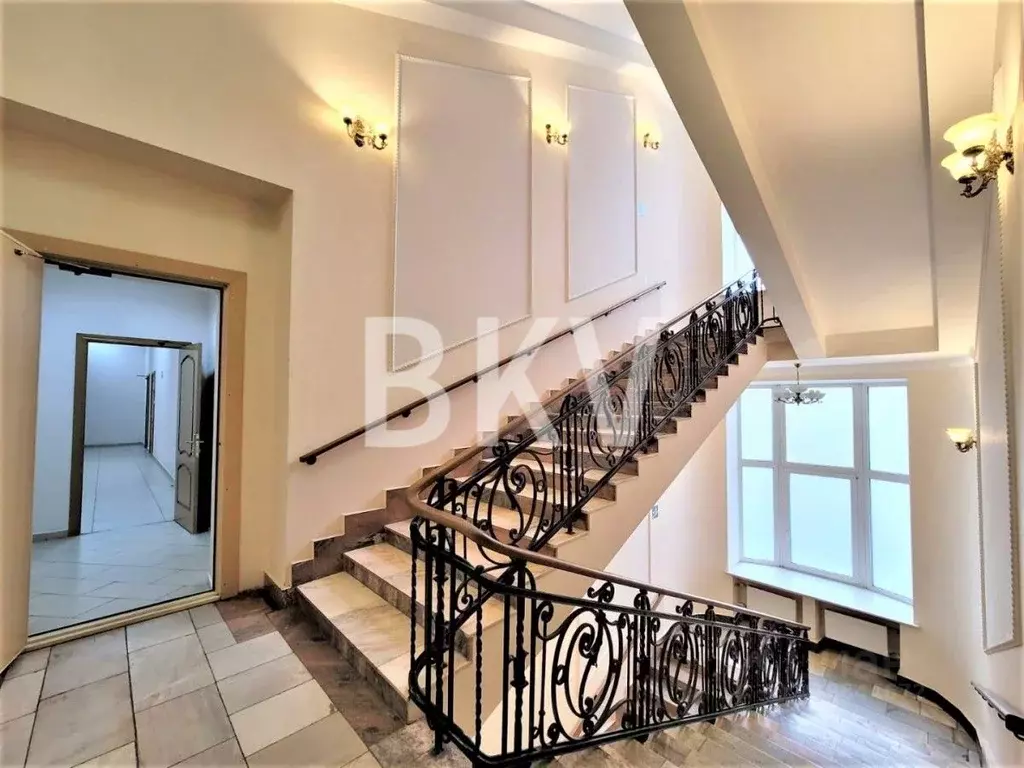 Офис в Москва ул. Большая Лубянка, 5 (120 м) - Фото 0