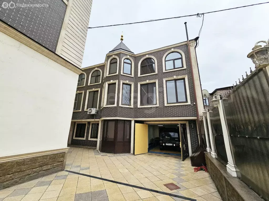 Дом в Махачкала, улица Магомеда Ярагского (270 м) - Фото 2
