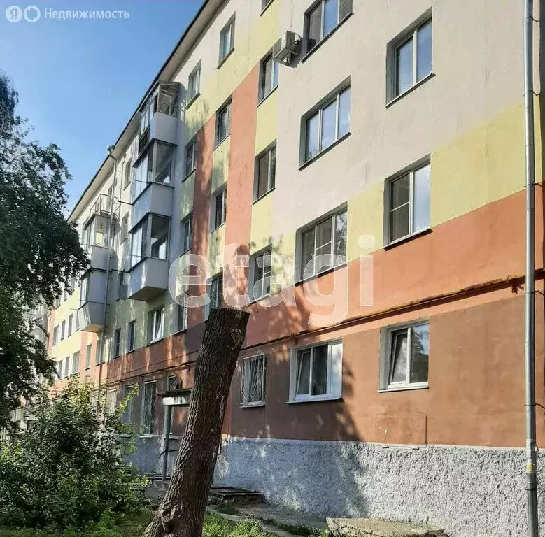 4-комнатная квартира: Ирбит, улица Свердлова, 5 (63.5 м) - Фото 1