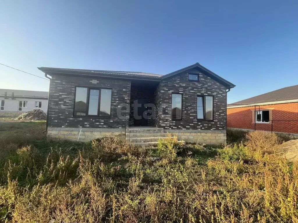 Дом в Ставропольский край, Михайловск Шпаковский район, ул. Михаила ... - Фото 1