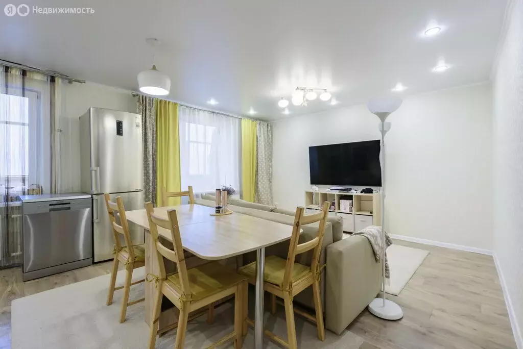 3-комнатная квартира: Казань, проспект Ямашева, 76 (65.7 м) - Фото 1