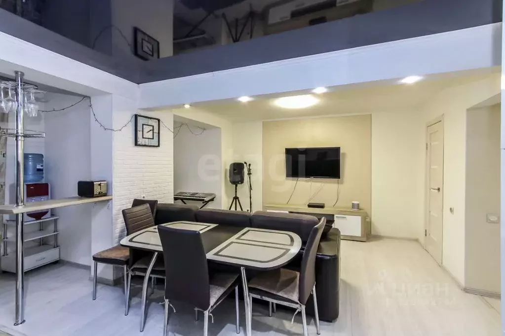 3-к кв. Тюменская область, Тюмень Заречный проезд, 37 (92.4 м) - Фото 1