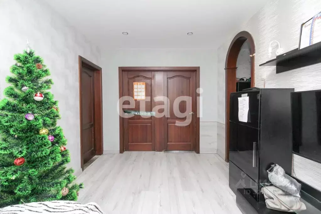 5-к кв. Красноярский край, Красноярск ул. 40 лет Победы, 12 (99.0 м) - Фото 1