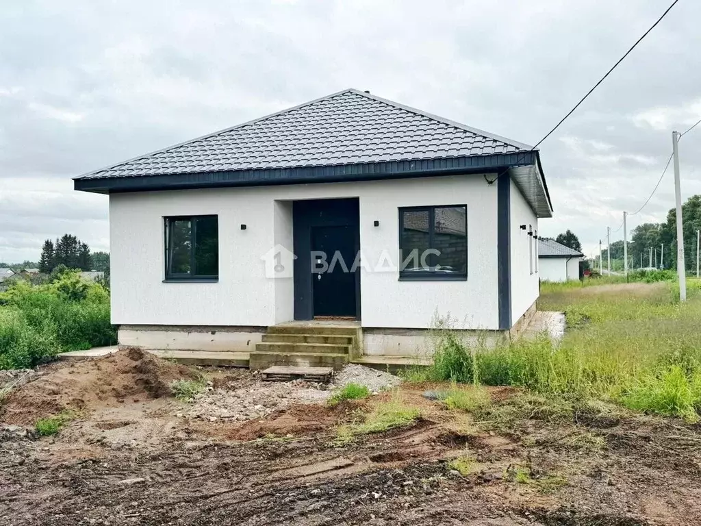 Дом в Башкортостан, Стерлитамакский район, Отрадовский сельсовет, д. ... - Фото 1