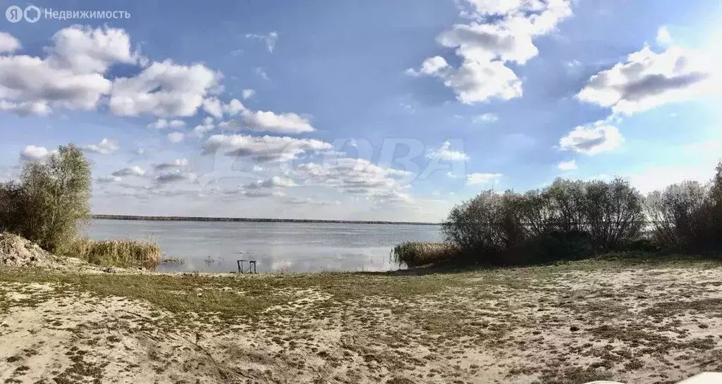 Дом в Тюменская область, Ялуторовский муниципальный округ, село ... - Фото 0