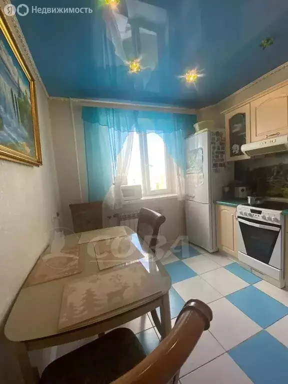 3-комнатная квартира: Тобольск, 8-й микрорайон, 31 (64.1 м) - Фото 1