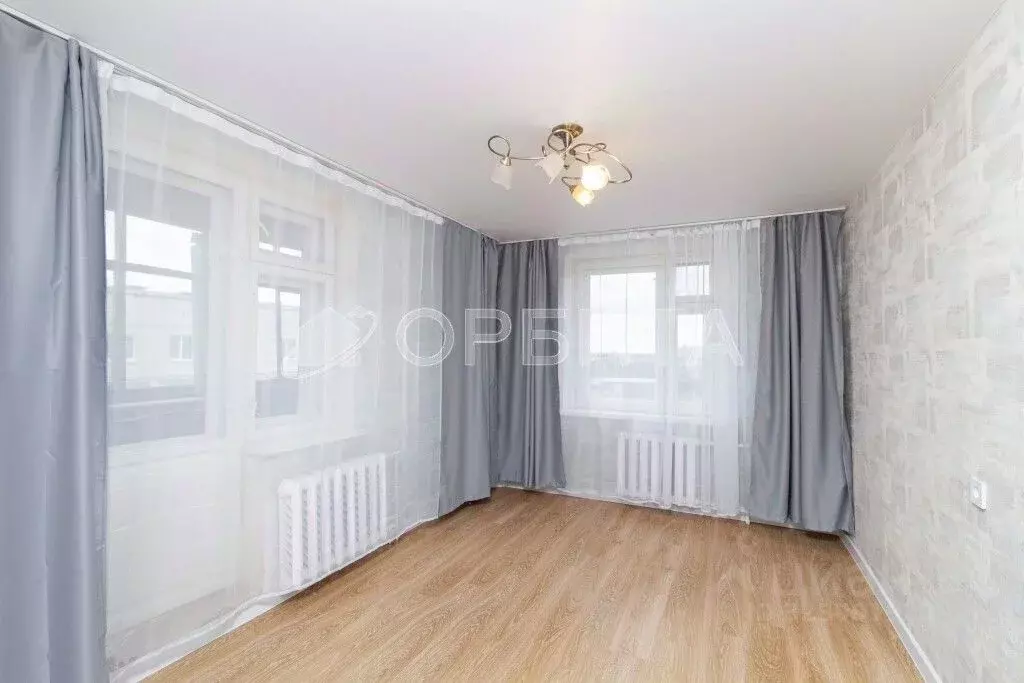2-к кв. Тюменская область, Тюмень ул. Газовиков, 25 (52.9 м) - Фото 1