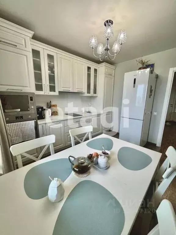 2-к кв. Красноярский край, Красноярск Абытаевская ул., 8 (67.8 м) - Фото 1