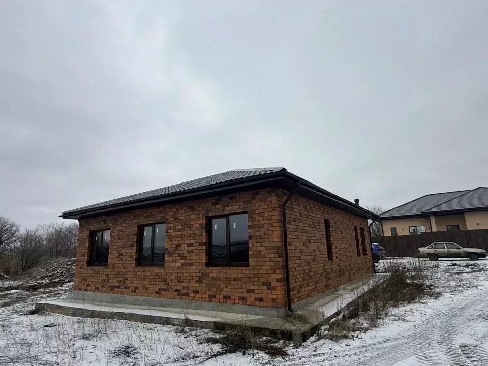 Коттедж в Саратовская область, пос. Расково проезд 3-й Солнечный (100 ... - Фото 1