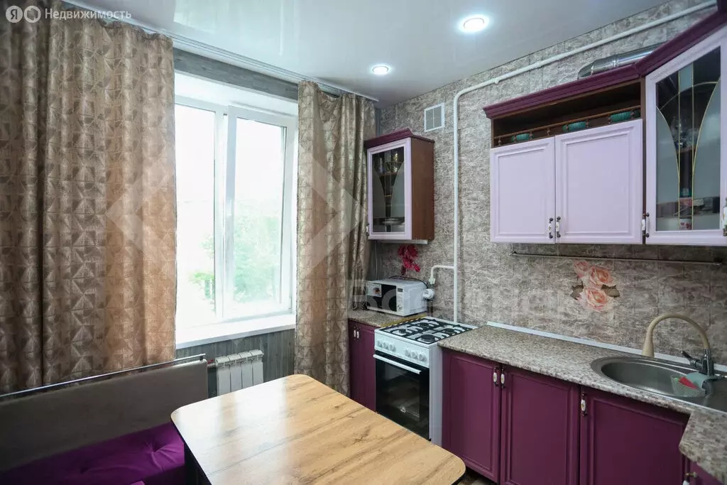 2-комнатная квартира: Челябинск, улица Сталеваров, 37 (60 м) - Фото 0