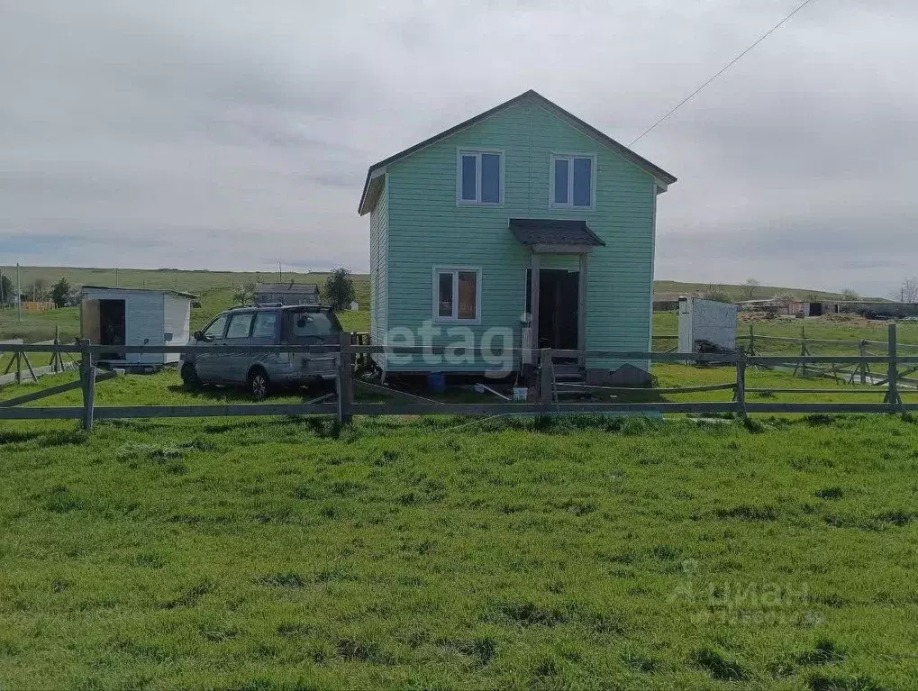 Дом в Крым, Ленинский район, с. Ильичево ул. Школьная (64 м) - Фото 1