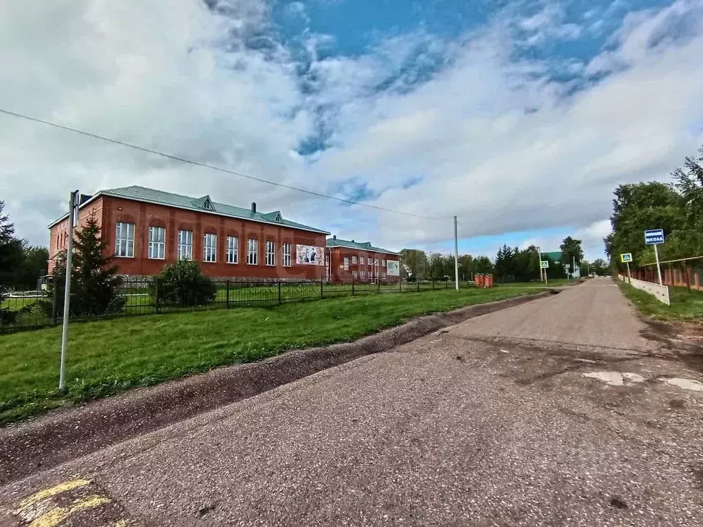 Дом в Башкортостан, Стерлитамакский район, с. Первомайское ул. Дружбы ... - Фото 1