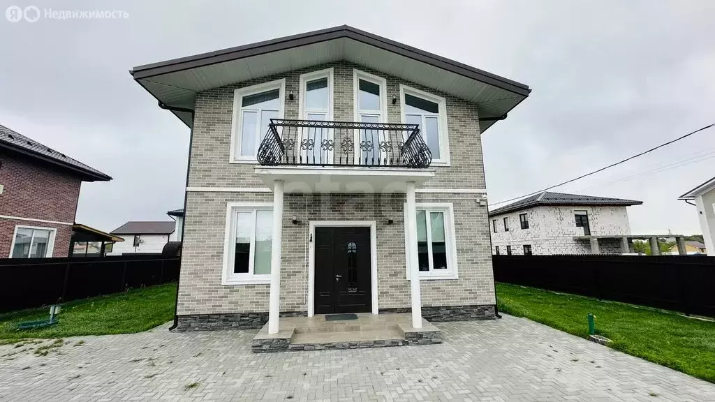 Дом в село Остров, Усадебная улица, 85 (210 м) - Фото 0