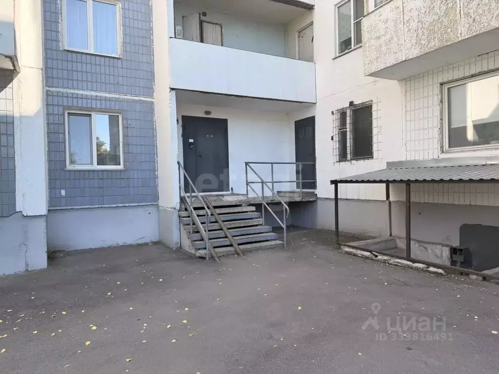 2-к кв. Алтайский край, Барнаул Молодежная ул., 47 (55.7 м) - Фото 2