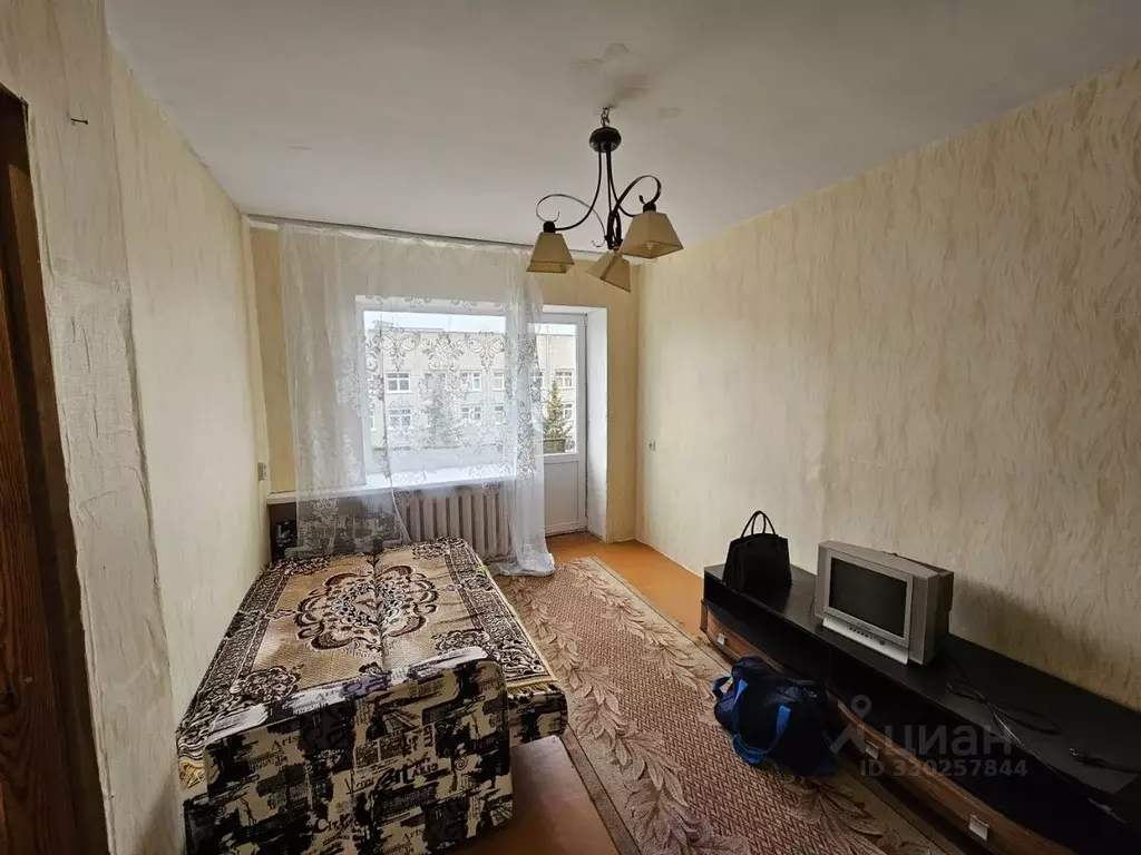 2-к кв. Новгородская область, Старая Русса Профсоюзная ул., 4 (41.1 м) - Фото 1