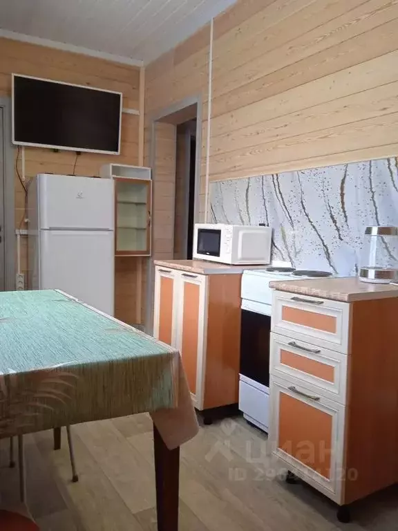 Дом в Иркутская область, Иркутский муниципальный округ, Листвянка рп ... - Фото 1