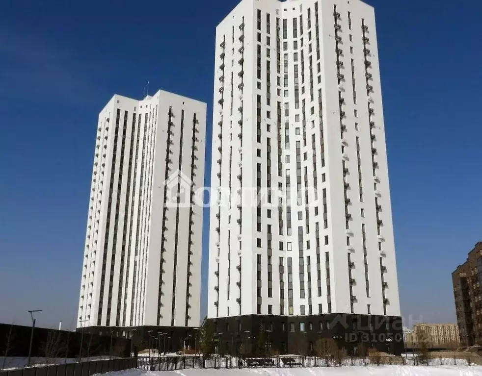 1-к кв. Тюменская область, Тюмень Новгородская ул., 1 (55.7 м) - Фото 0