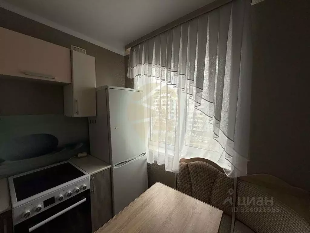 2-к кв. Белгородская область, Старый Оскол Жукова мкр, 12 (44.4 м) - Фото 2