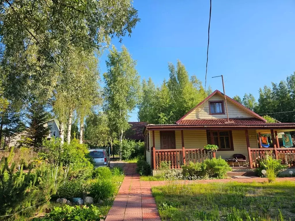 Дом в Ленинградская область, Выборгский район, Рощинское городское ... - Фото 1