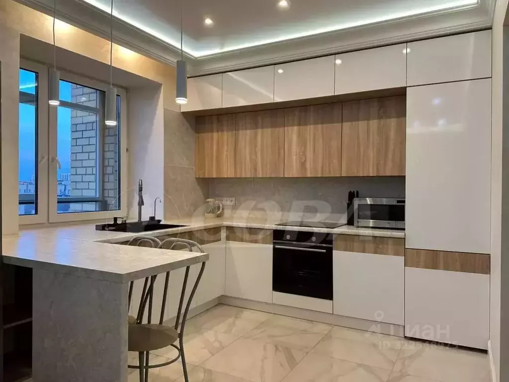 2-к кв. Тюменская область, Тюмень ул. Урицкого, 30 (68.0 м) - Фото 2