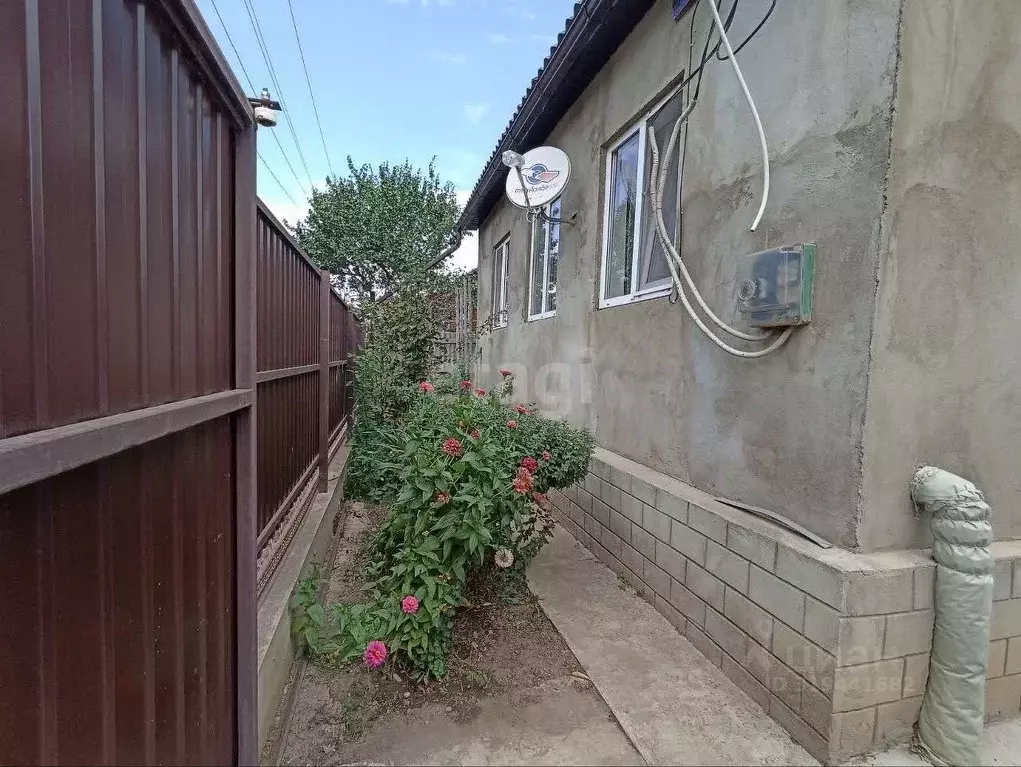 Дом в Адыгея, Майкоп городской округ, Ханская ст-ца ул. Кооперативная ... - Фото 0