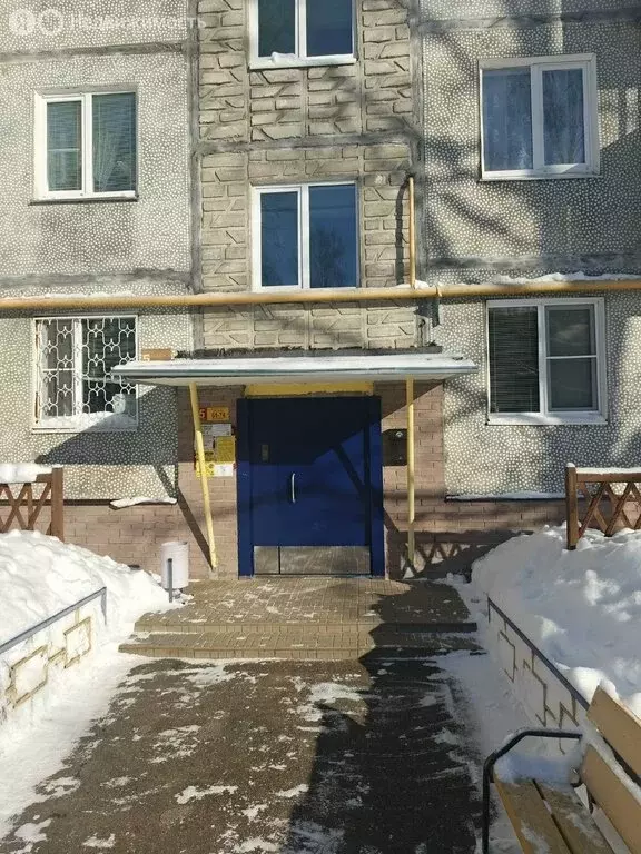 2-комнатная квартира: Сыктывкар, Коммунистическая улица, 64 (43.6 м) - Фото 0