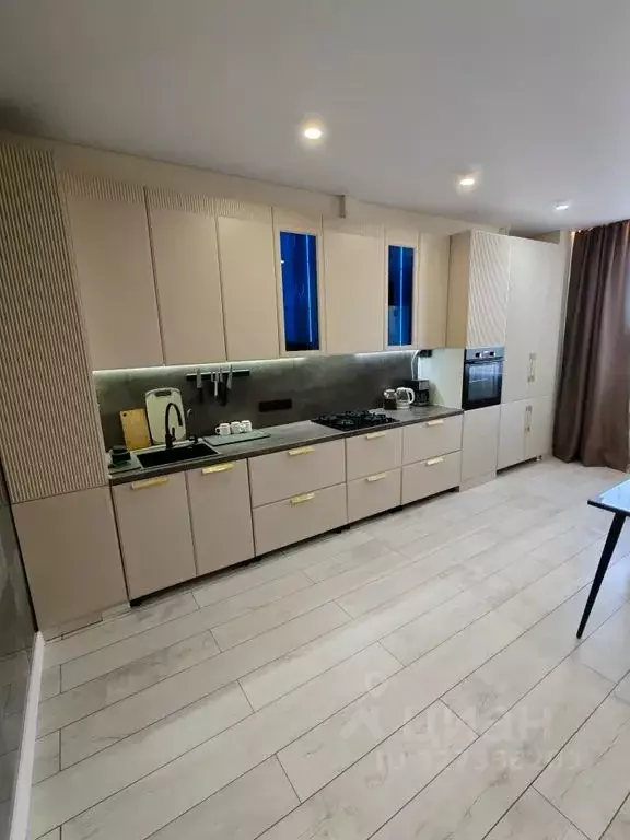 2-к кв. Крым, Симферопольский район, с. Мирное ул. Щедрая, 1 (72.0 м) - Фото 1