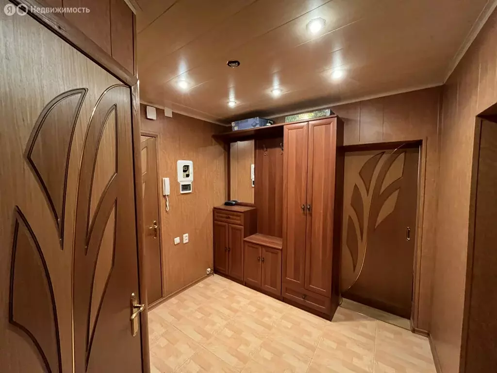 3-комнатная квартира: Владикавказ, улица Кутузова, 77 (69.5 м) - Фото 1