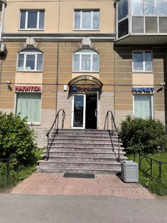 Торговая площадь в Санкт-Петербург просп. Королева, 39К1 (85 м) - Фото 0