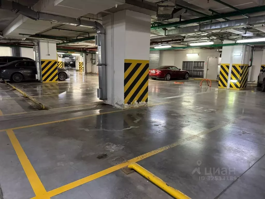 Гараж в Москва Шелепихинская наб., 34 (13 м) - Фото 1